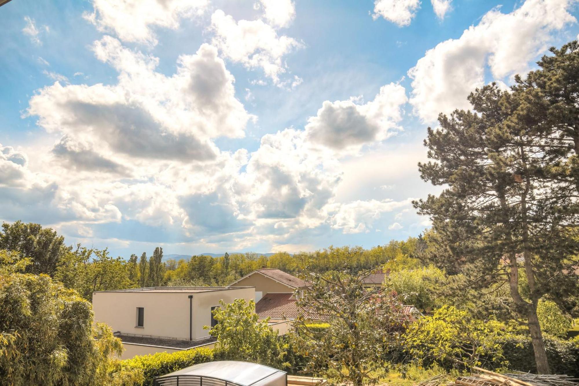 Villa Charmante Maison Avec Piscine Proche Lyon Dardilly Exterior foto